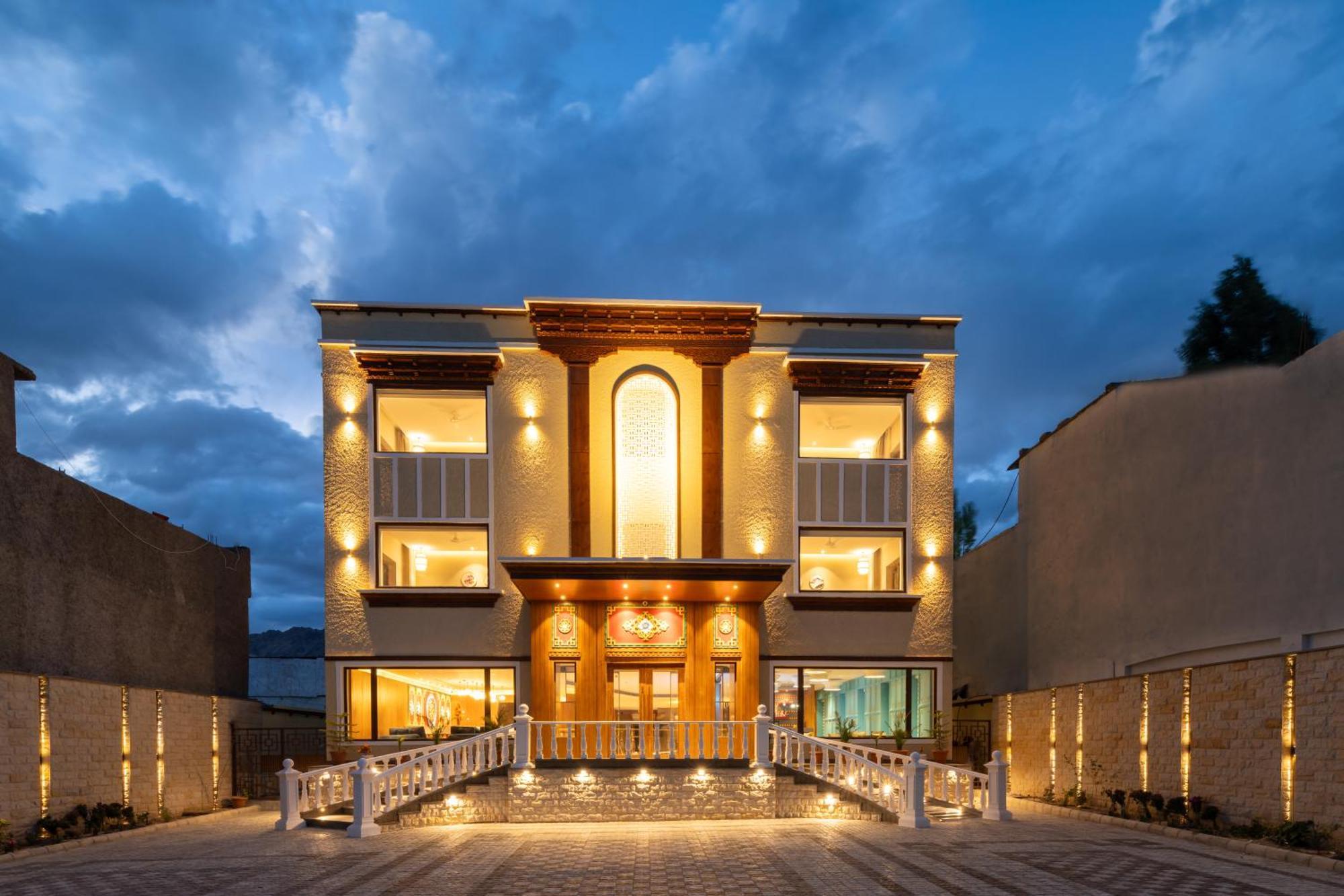 Charmwood Hotel Leh Dış mekan fotoğraf